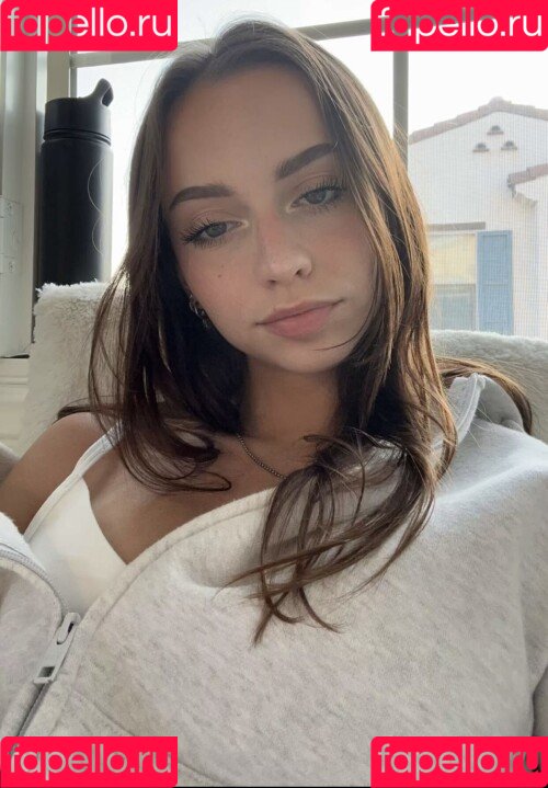 nnayetakk Onlyfans Photo Gallery 