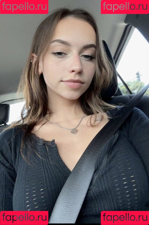 nnayetakk Onlyfans Photo Gallery 