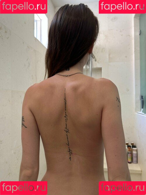 nnayetakk Onlyfans Photo Gallery 