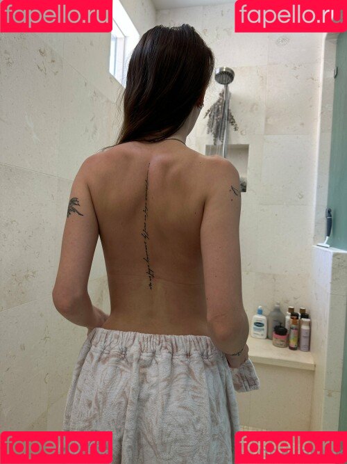 nnayetakk Onlyfans Photo Gallery 