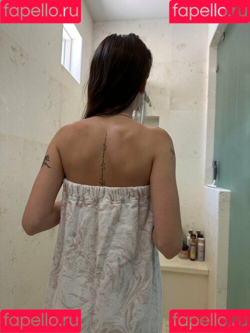 nnayetakk Onlyfans Photo Gallery 