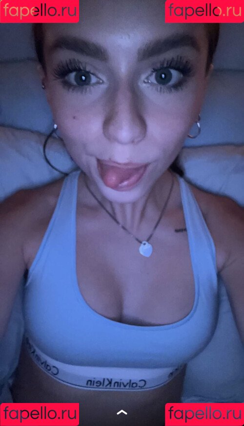 nnayetakk Onlyfans Photo Gallery 