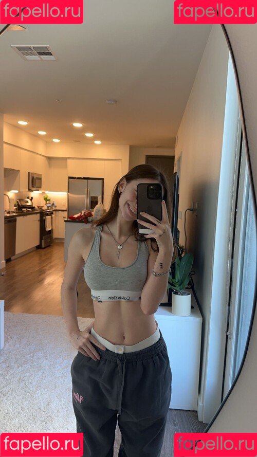 nnayetakk Onlyfans Photo Gallery 