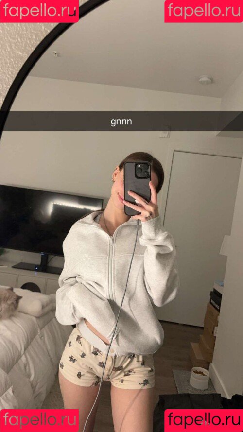 nnayetakk Onlyfans Photo Gallery 