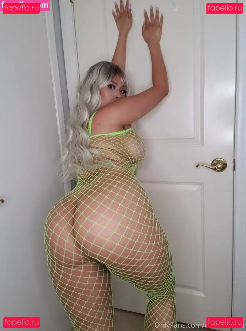 Ela Pasion Onlyfans Photo Gallery 