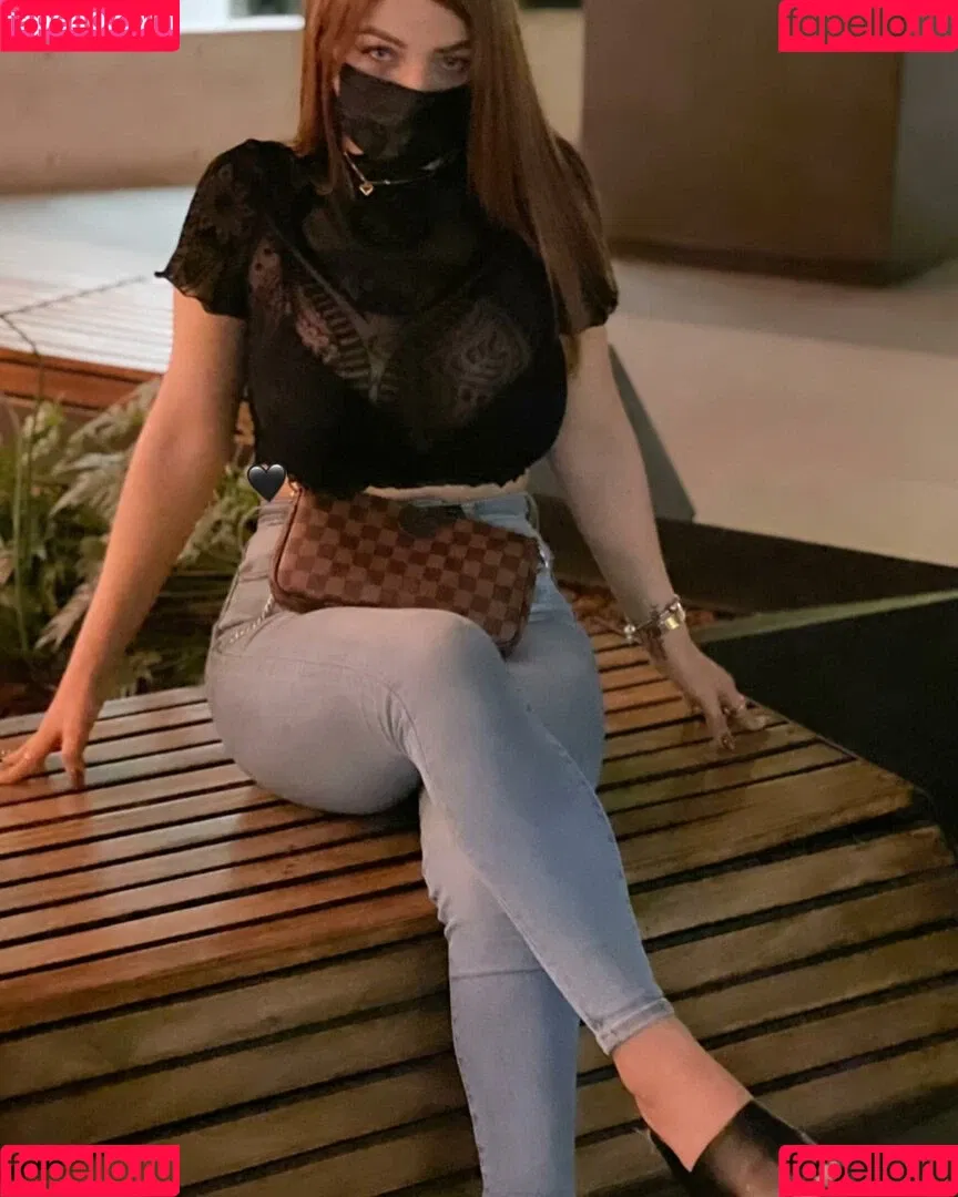 Arely Walle Onlyfans Photo Gallery 