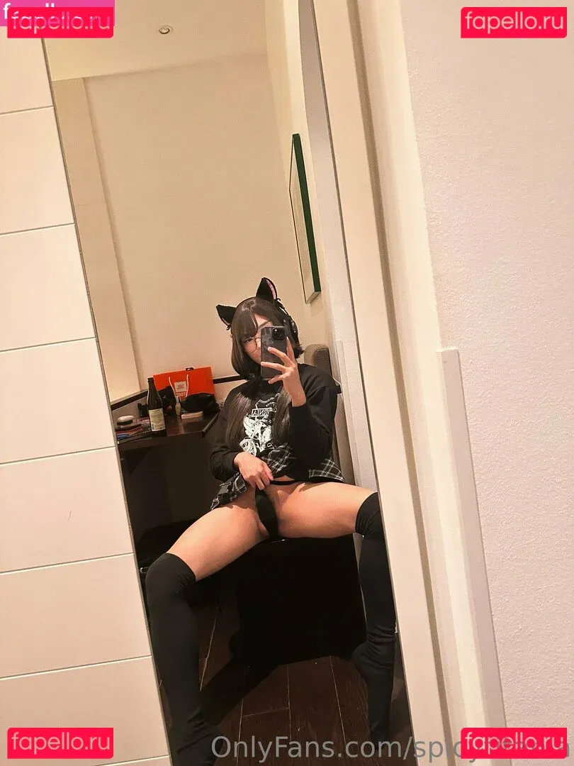 spicytitania Onlyfans Photo Gallery 