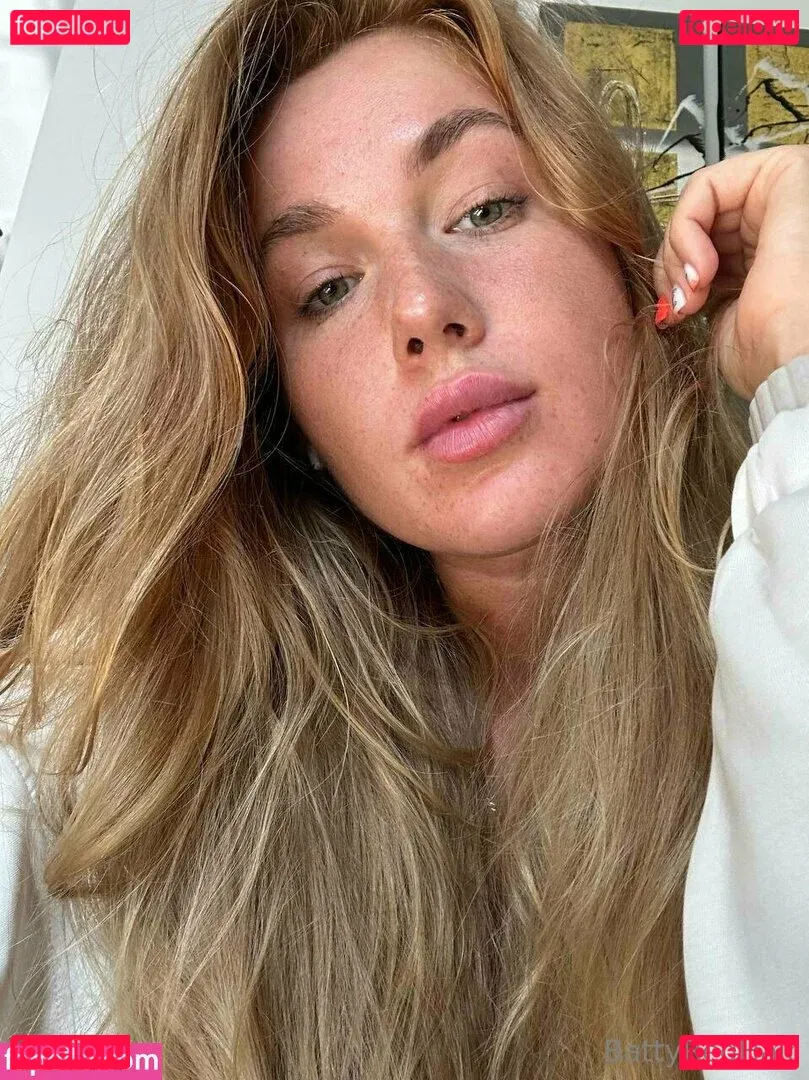 battyredhair Onlyfans Photo Gallery 