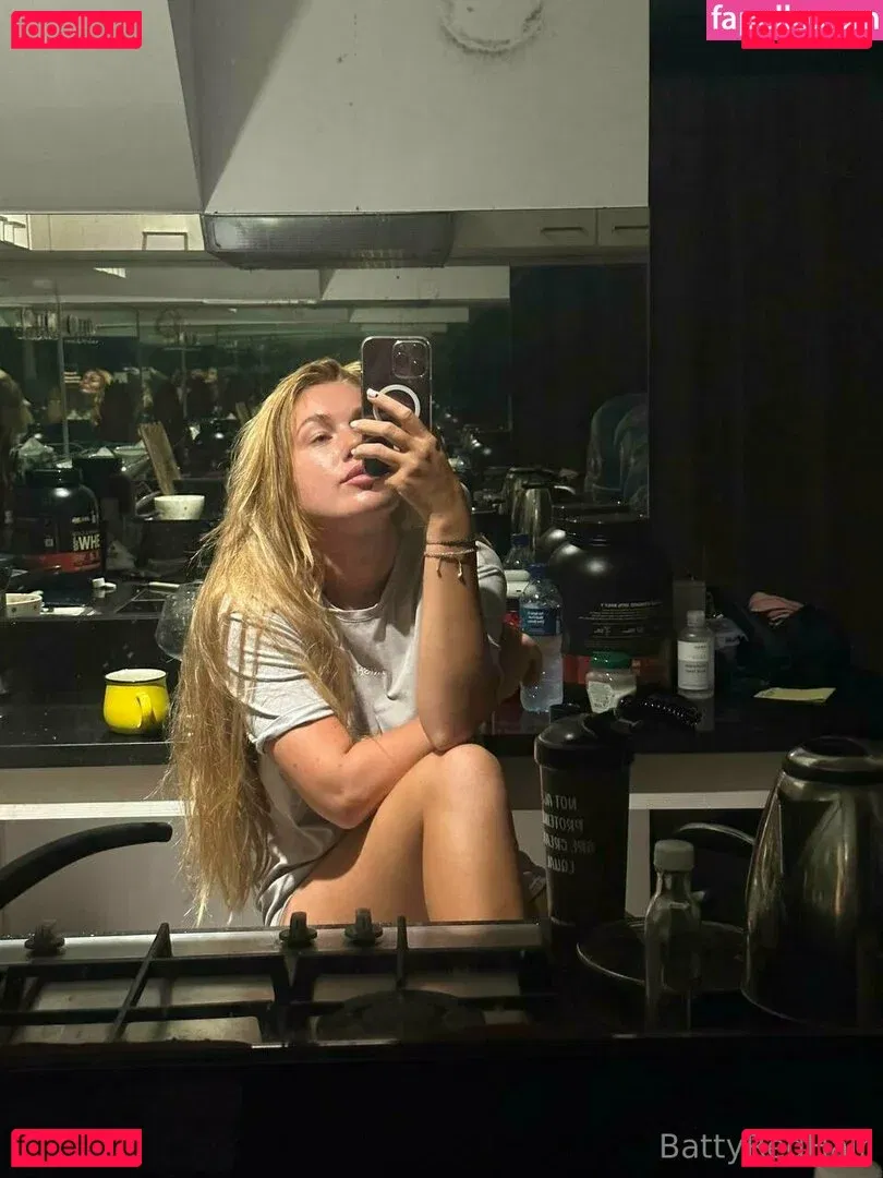 battyredhair Onlyfans Photo Gallery 