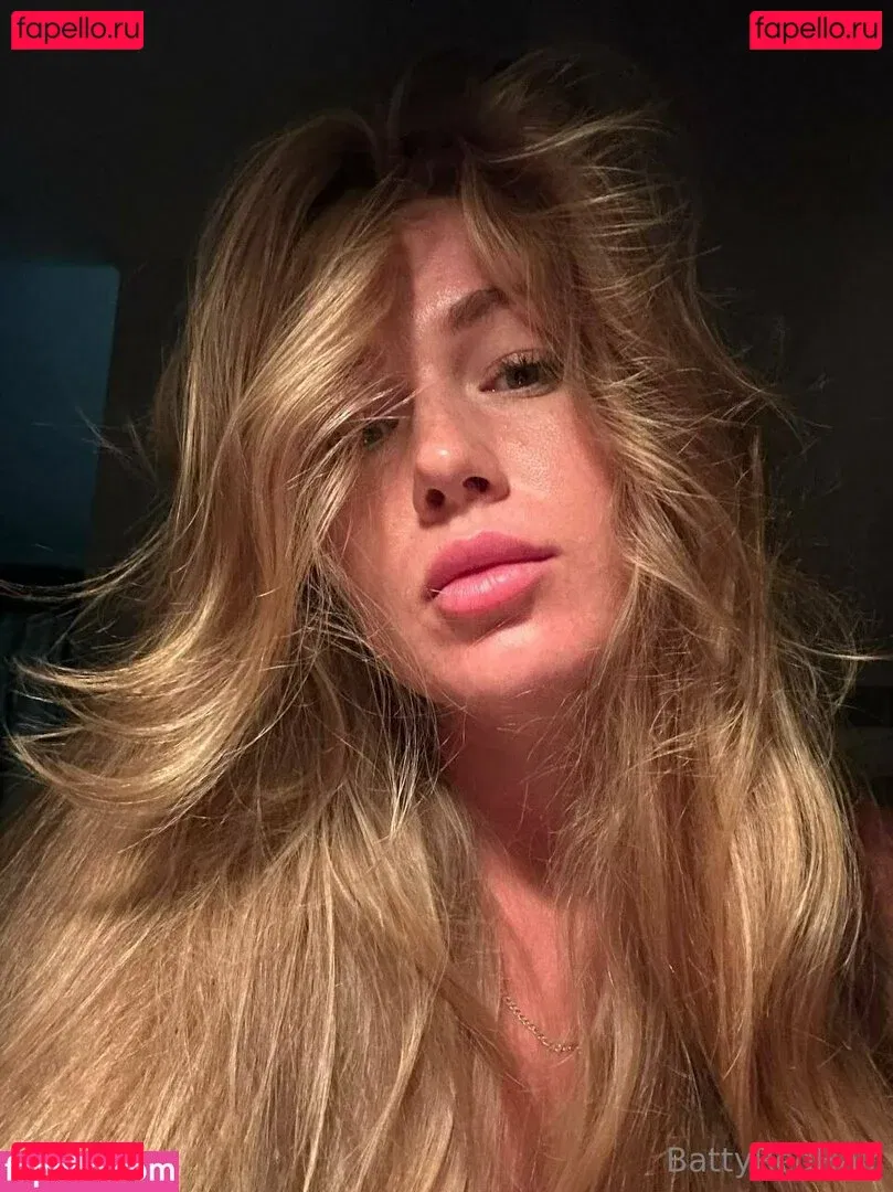 battyredhair Onlyfans Photo Gallery 