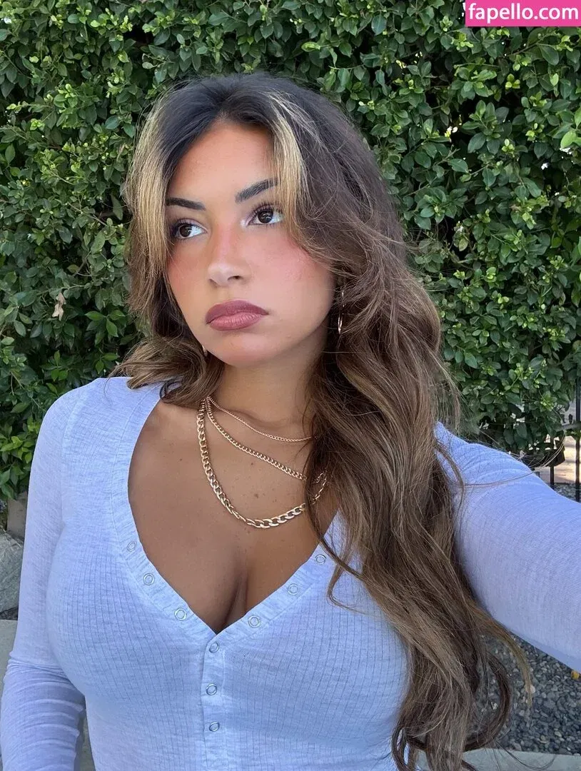 Gabriela Moura Onlyfans Photo Gallery 