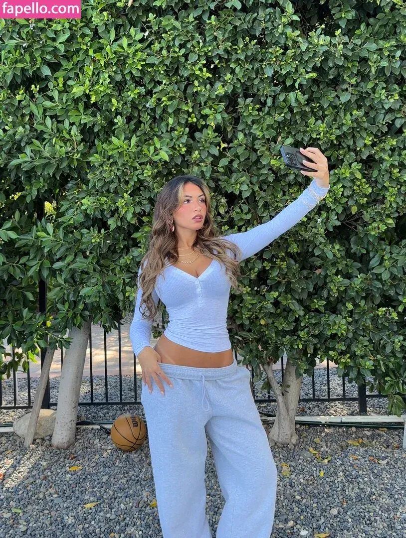 Gabriela Moura Onlyfans Photo Gallery 