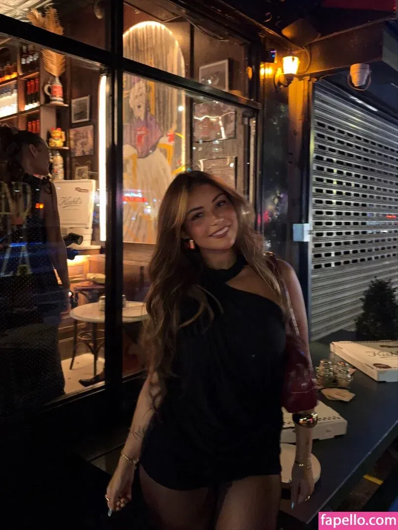 Gabriela Moura Onlyfans Photo Gallery 