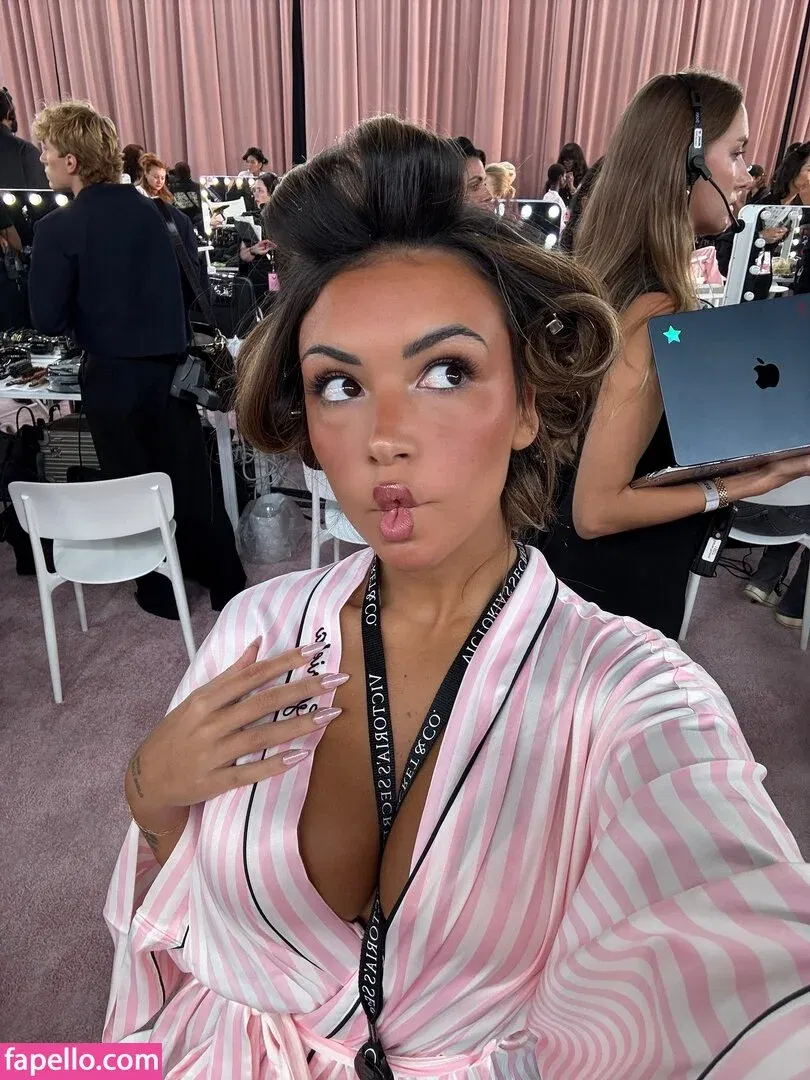 Gabriela Moura Onlyfans Photo Gallery 