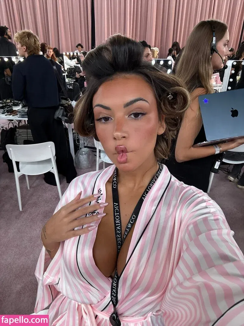 Gabriela Moura Onlyfans Photo Gallery 