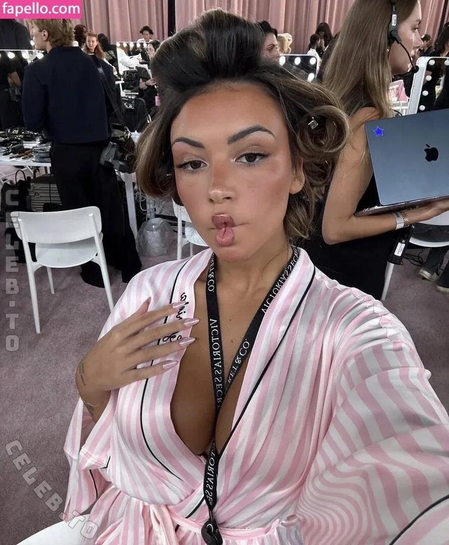 Gabriela Moura Onlyfans Photo Gallery 