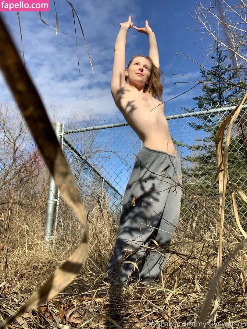 myskyewatson Onlyfans Photo Gallery 