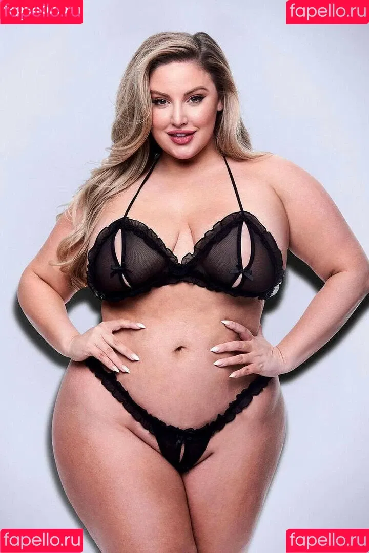 Ashley Alexiss Onlyfans Photo Gallery 
