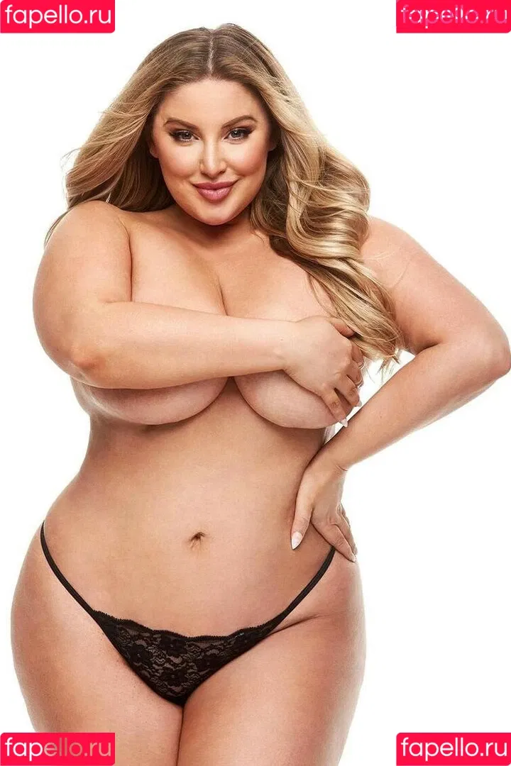 Ashley Alexiss Onlyfans Photo Gallery 