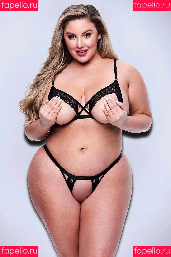 Ashley Alexiss Onlyfans Photo Gallery 