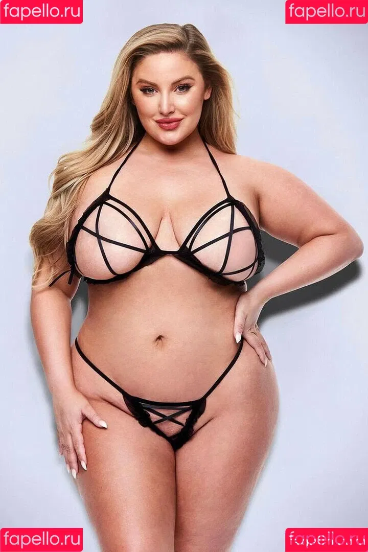 Ashley Alexiss Onlyfans Photo Gallery 
