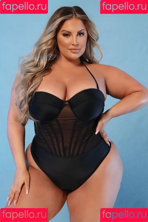 Ashley Alexiss Onlyfans Photo Gallery 