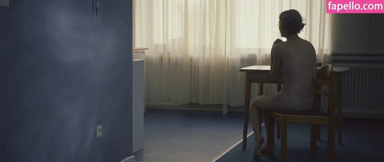 Vicky Krieps Onlyfans Photo Gallery 