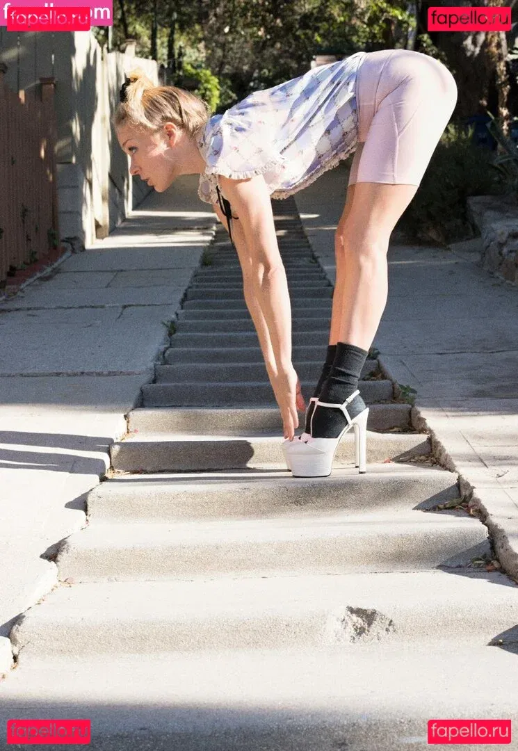 Chloe Sevigny Onlyfans Photo Gallery 