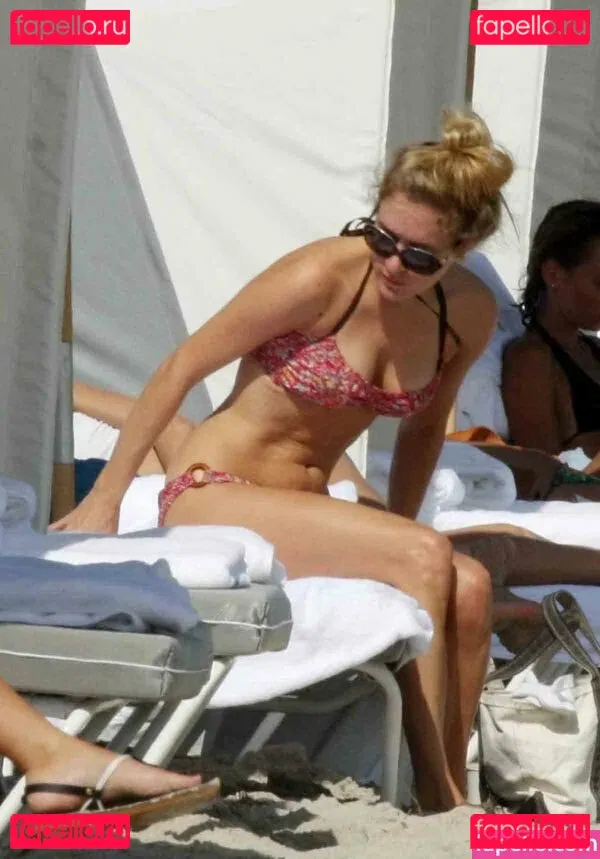 Chloe Sevigny Onlyfans Photo Gallery 