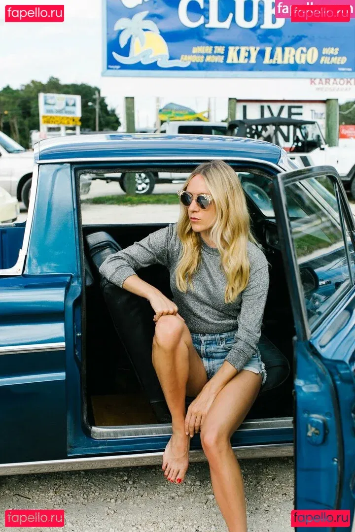 Chloe Sevigny Onlyfans Photo Gallery 