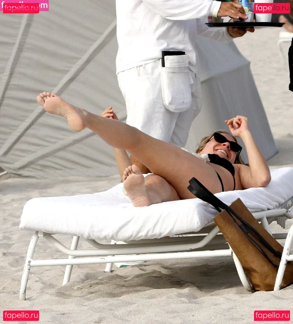 Chloe Sevigny Onlyfans Photo Gallery 