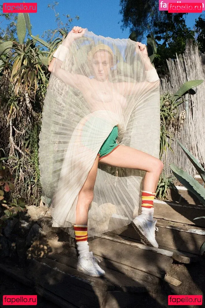 Chloe Sevigny Onlyfans Photo Gallery 