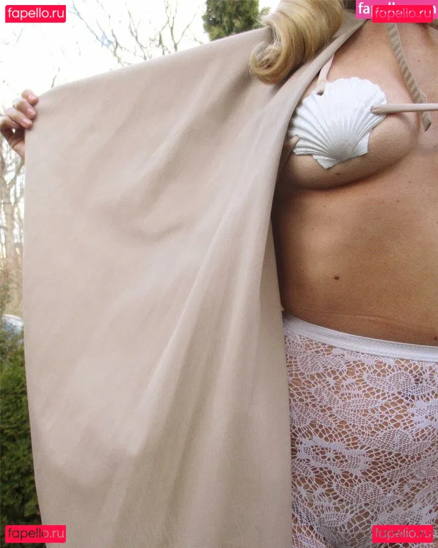 Chloe Sevigny Onlyfans Photo Gallery 