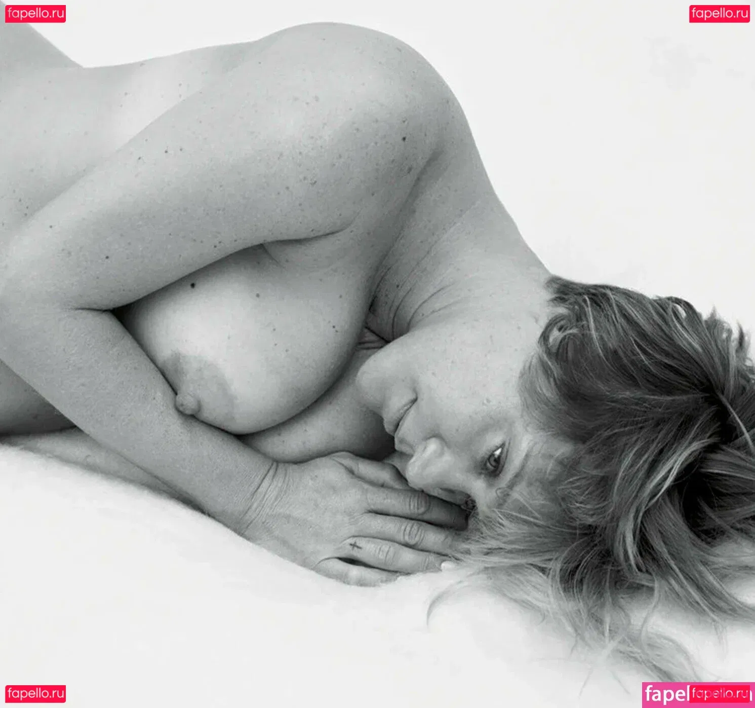 Chloe Sevigny Onlyfans Photo Gallery 