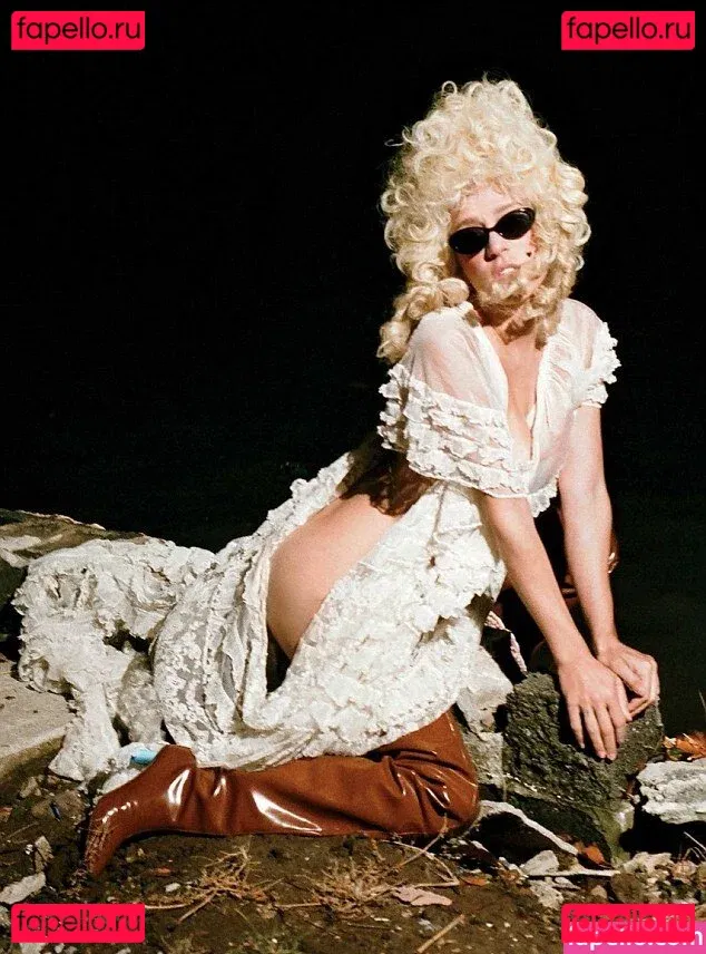 Chloe Sevigny Onlyfans Photo Gallery 