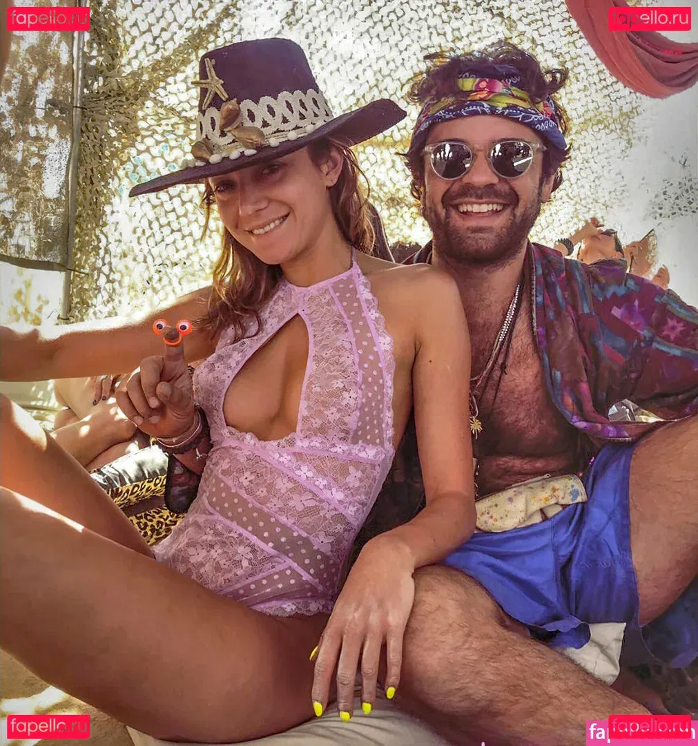 Ilgin Utin Onlyfans Photo Gallery 