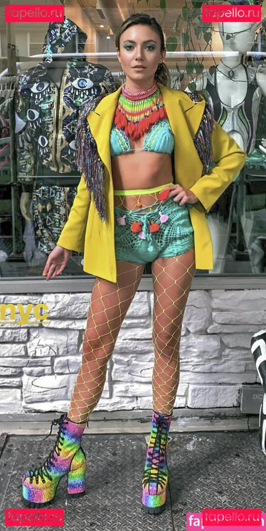 Ilgin Utin Onlyfans Photo Gallery 