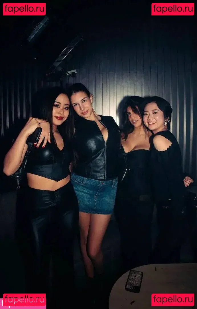 Leilani Azalea Onlyfans Photo Gallery 