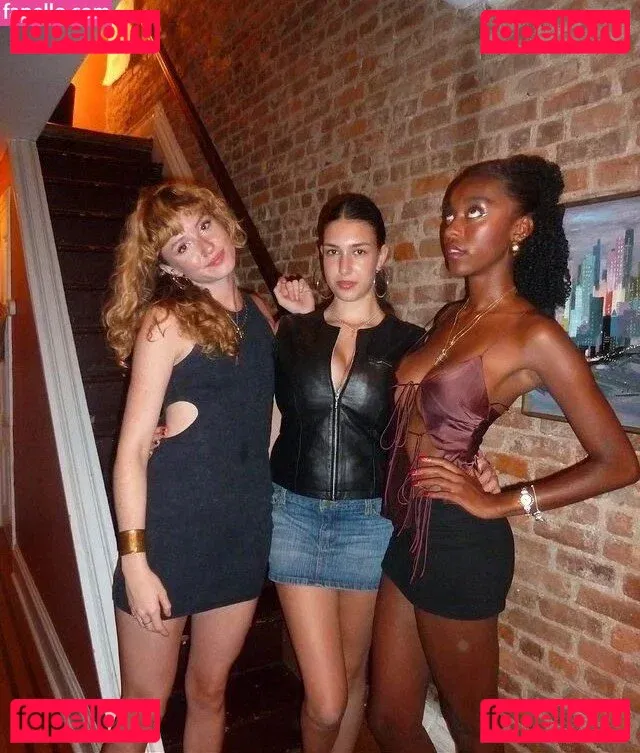 Leilani Azalea Onlyfans Photo Gallery 