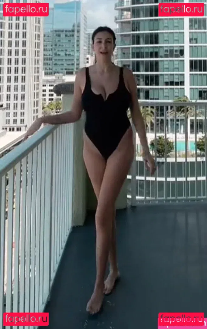 Leilani Azalea Onlyfans Photo Gallery 