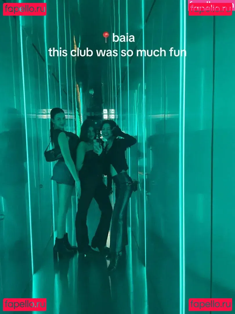 Leilani Azalea Onlyfans Photo Gallery 