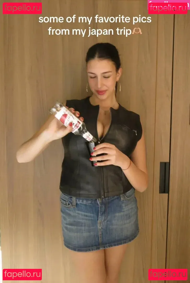 Leilani Azalea Onlyfans Photo Gallery 