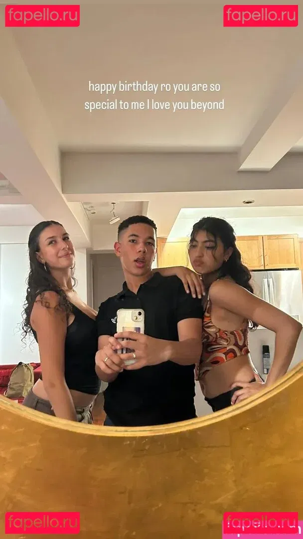 Leilani Azalea Onlyfans Photo Gallery 