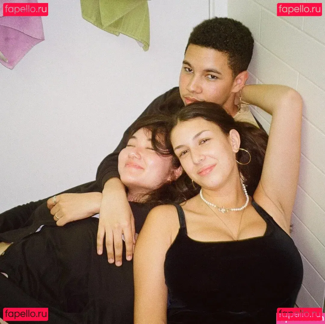 Leilani Azalea Onlyfans Photo Gallery 