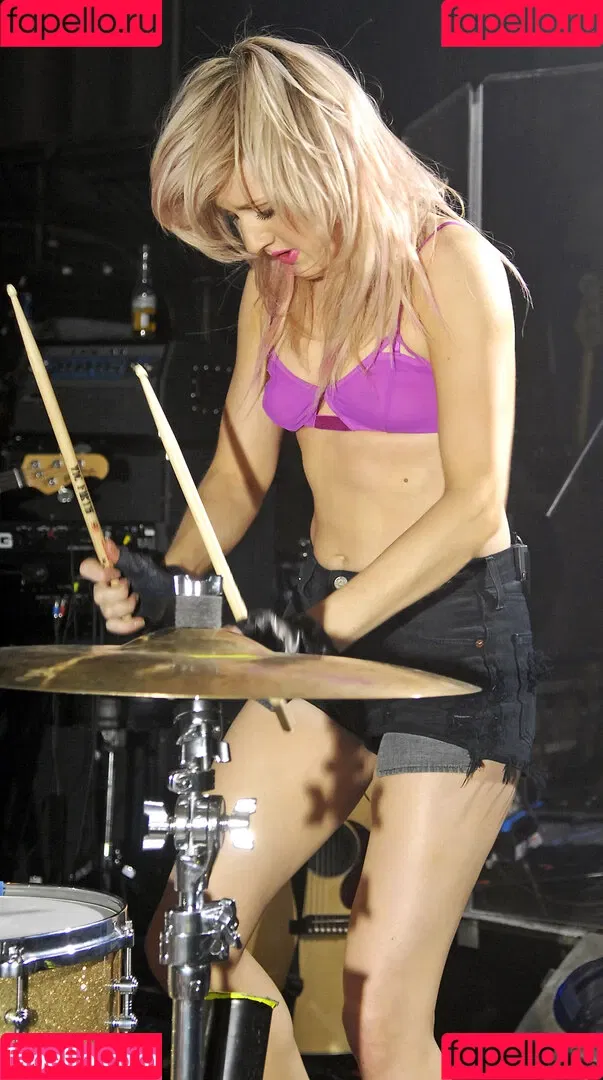Ellie Goulding Onlyfans Photo Gallery 
