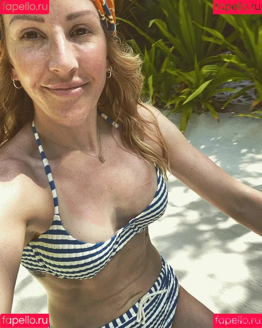Ellie Goulding Onlyfans Photo Gallery 
