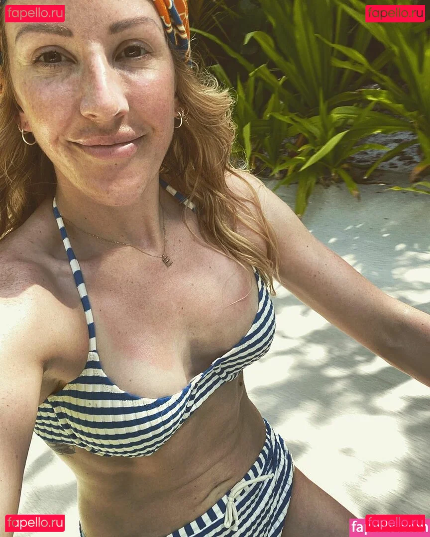 Ellie Goulding Onlyfans Photo Gallery 