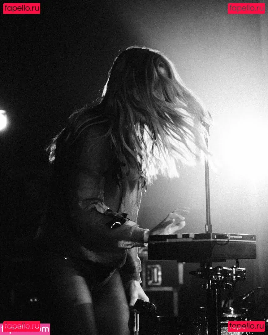 Ellie Goulding Onlyfans Photo Gallery 