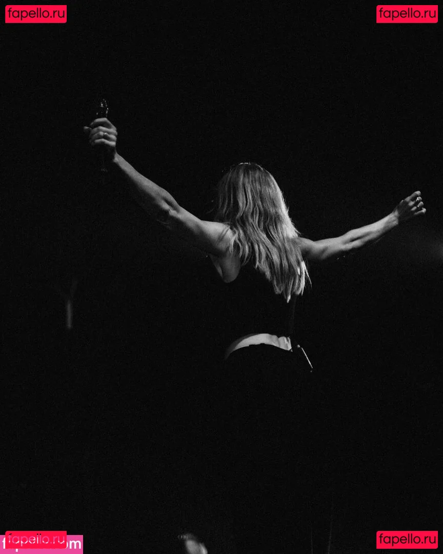 Ellie Goulding Onlyfans Photo Gallery 