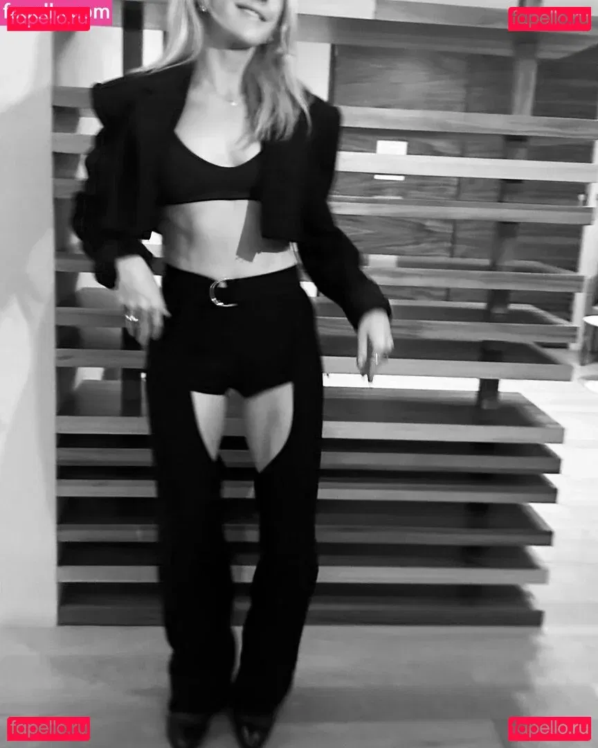 Ellie Goulding Onlyfans Photo Gallery 